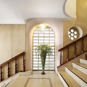 https://monopole-hotel.it-lombardy.com